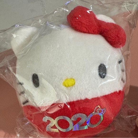 NWT Sanrio Characters zippered pouch+2 plush ornaments Cinnamoroll/Hello Kitty - Picture 3 of 6
